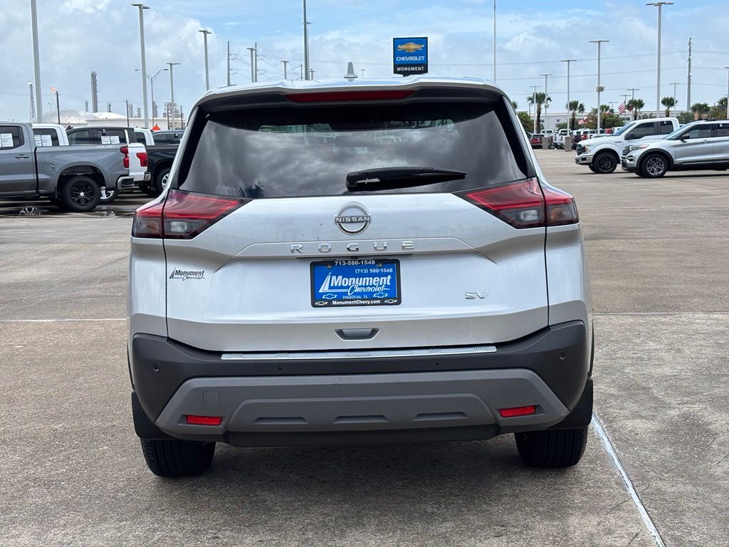 2023 Nissan Rogue SV - 10