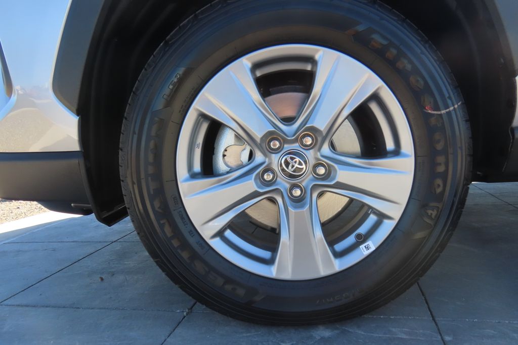 Thumbnail: 2025 Toyota RAV4 - 29