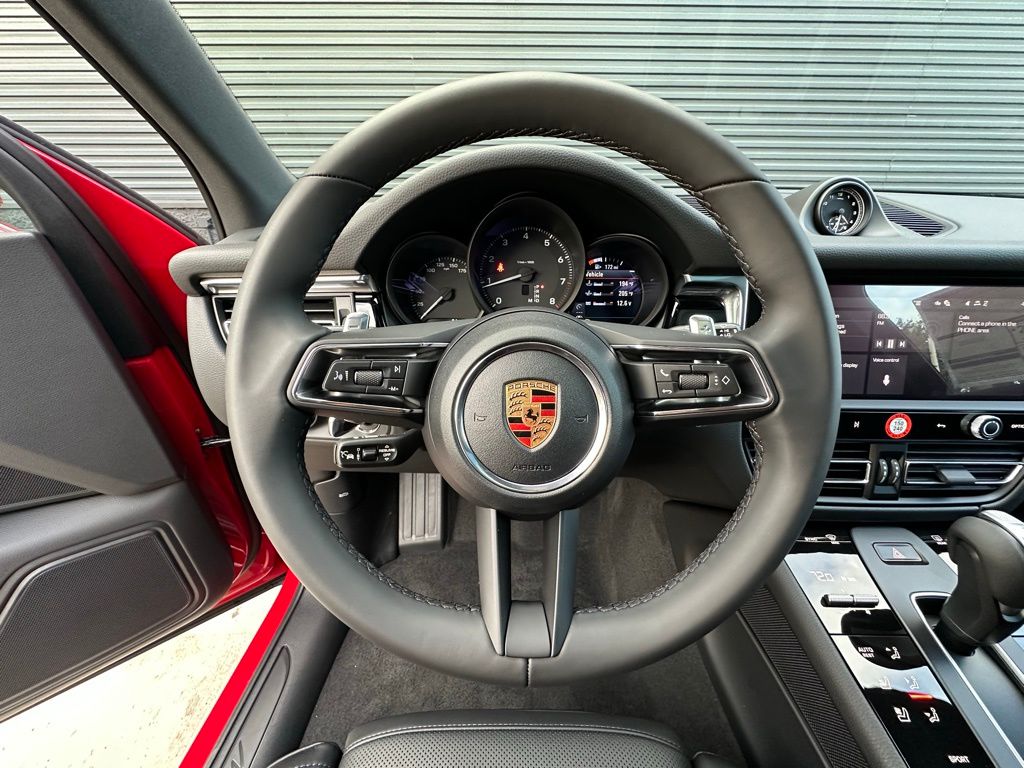 Thumbnail: 2026 Porsche Macan - 16