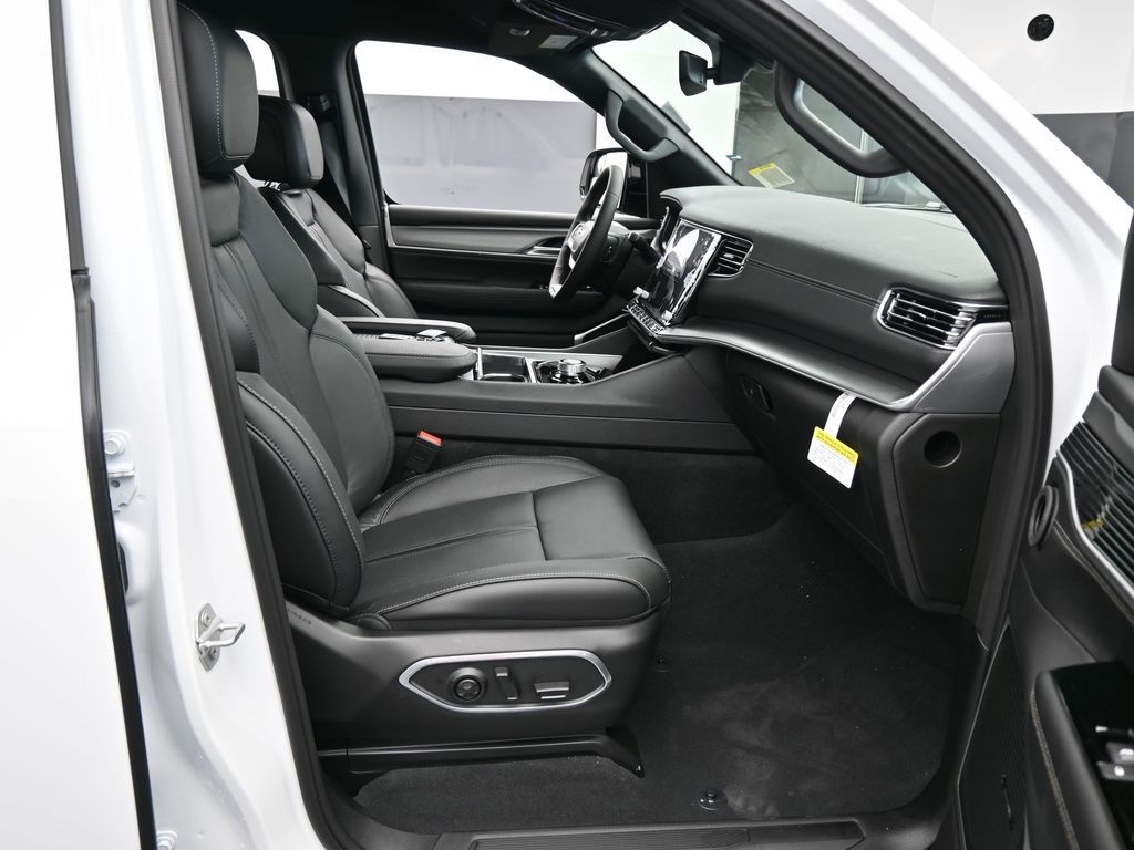 New 2026 Bright White Clearcoat Jeep  image 36
