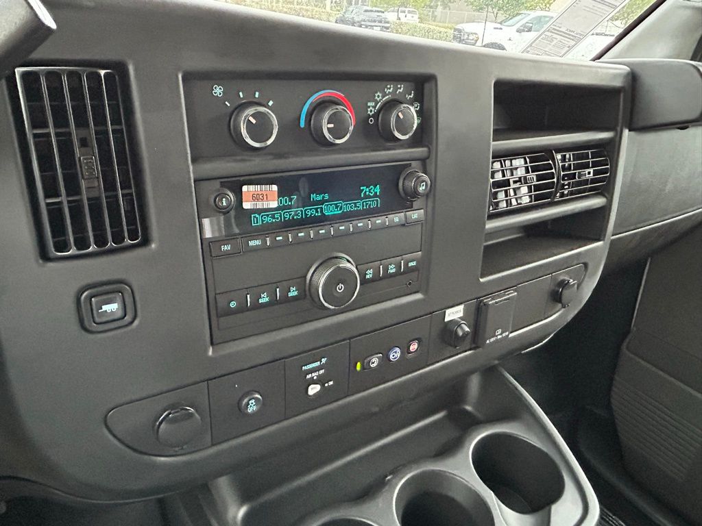 New 2025 Summit White Chevrolet Work Van image 10