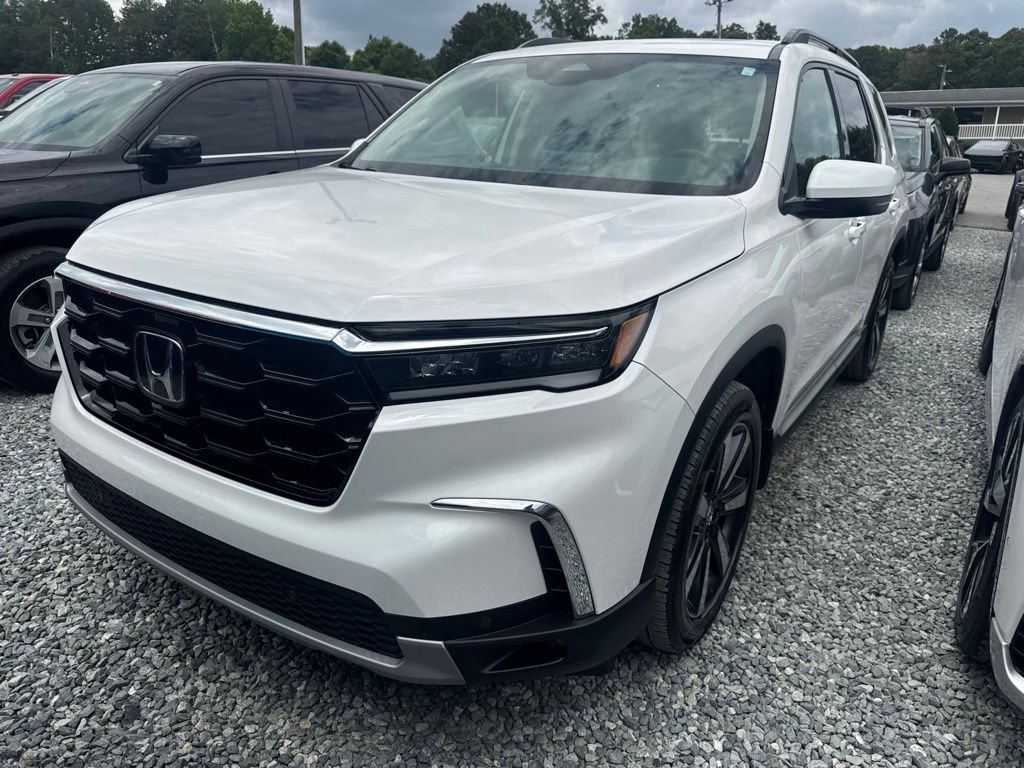2025 Honda Pilot Touring 2WD's photo