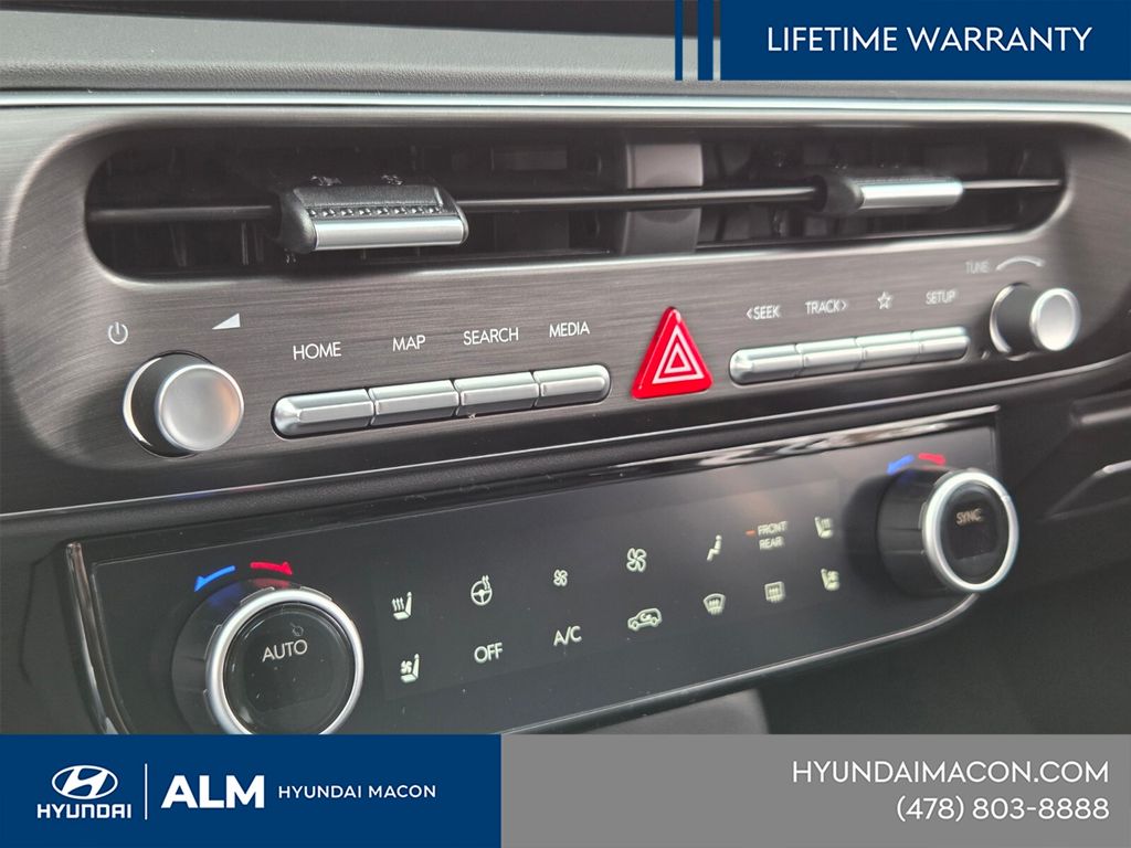 New 2026 White Hyundai SEL Premium image 23