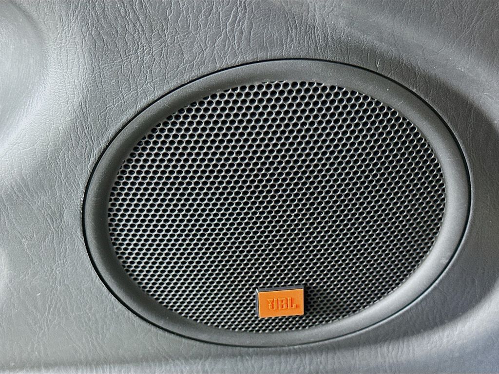 Thumbnail: 2003 Toyota Highlander - 17