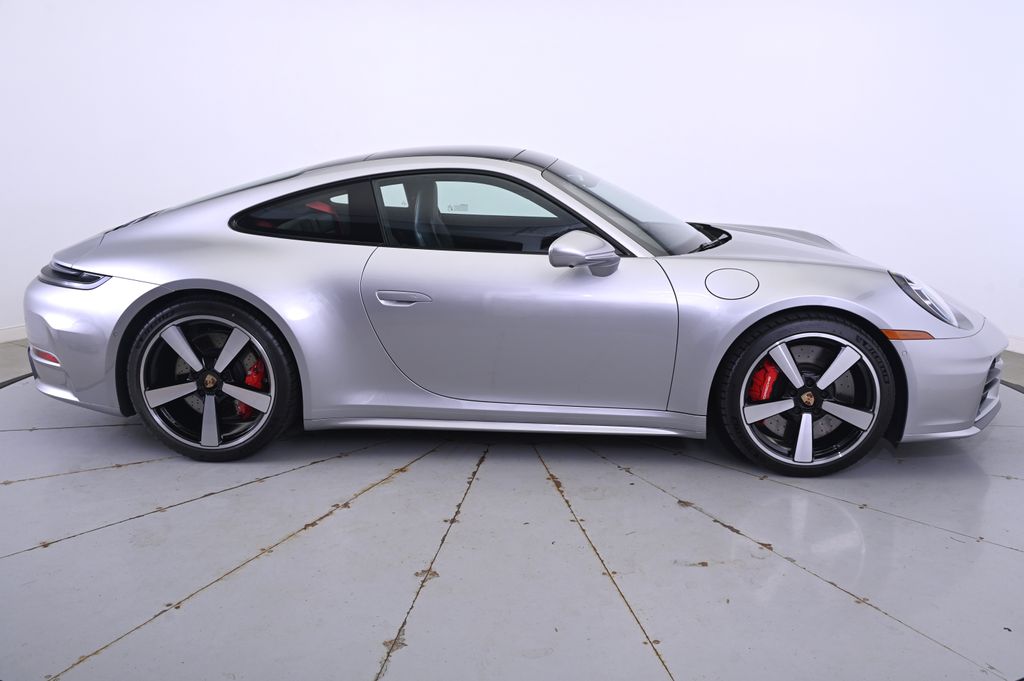 Thumbnail: 2025 Porsche 911 - 8
