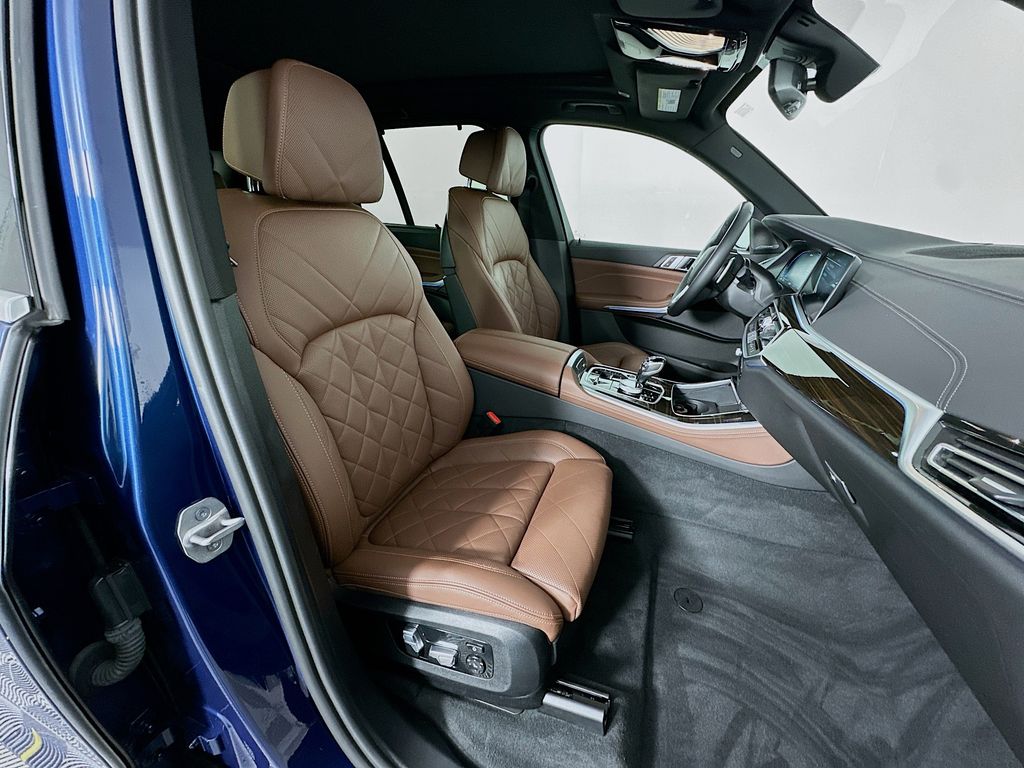 Thumbnail: 2023 BMW X5 - 29