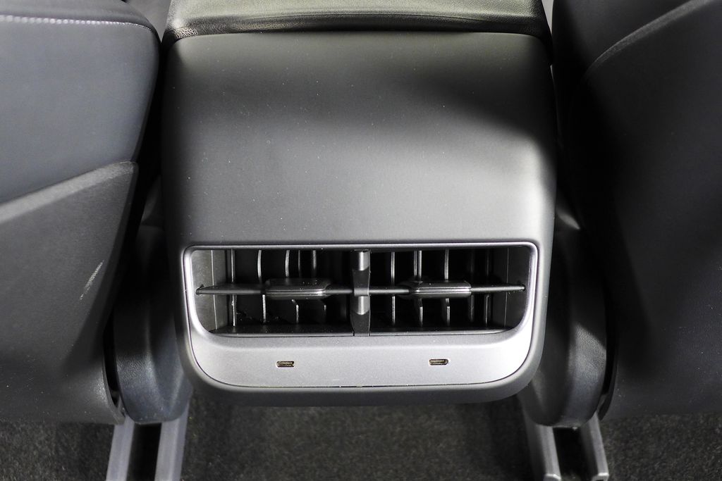 Thumbnail: 2022 Tesla Model 3 - 24