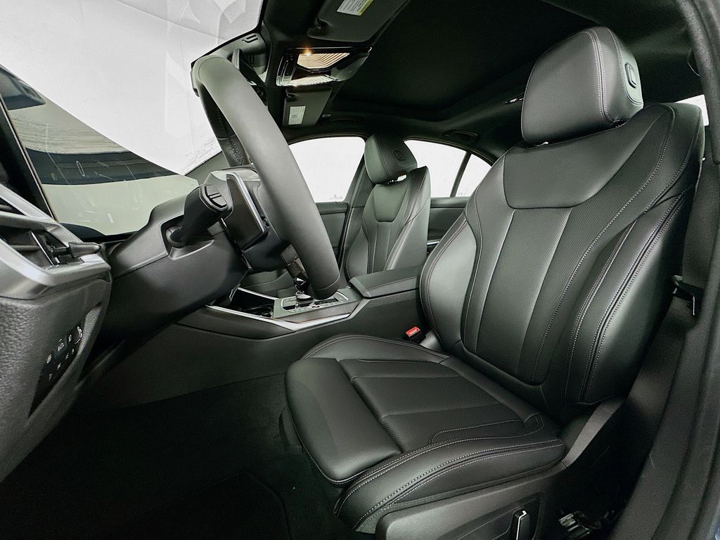 Thumbnail: 2026 BMW 3 Series - 16