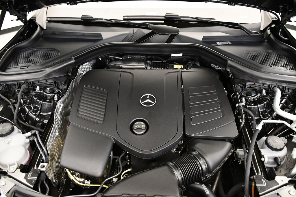 2025 Mercedes-Benz GLC 300 11
