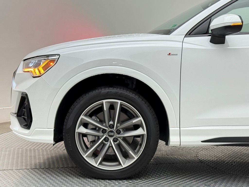 Thumbnail: 2025 Audi Q3 - 8