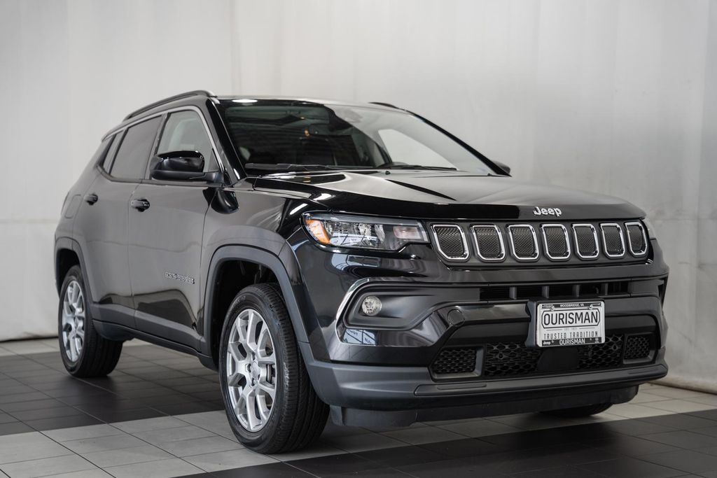 Diamond Black 2022 Jeep Compass SUV / Crossover Four-Wheel Drive 9-Speed Automatic