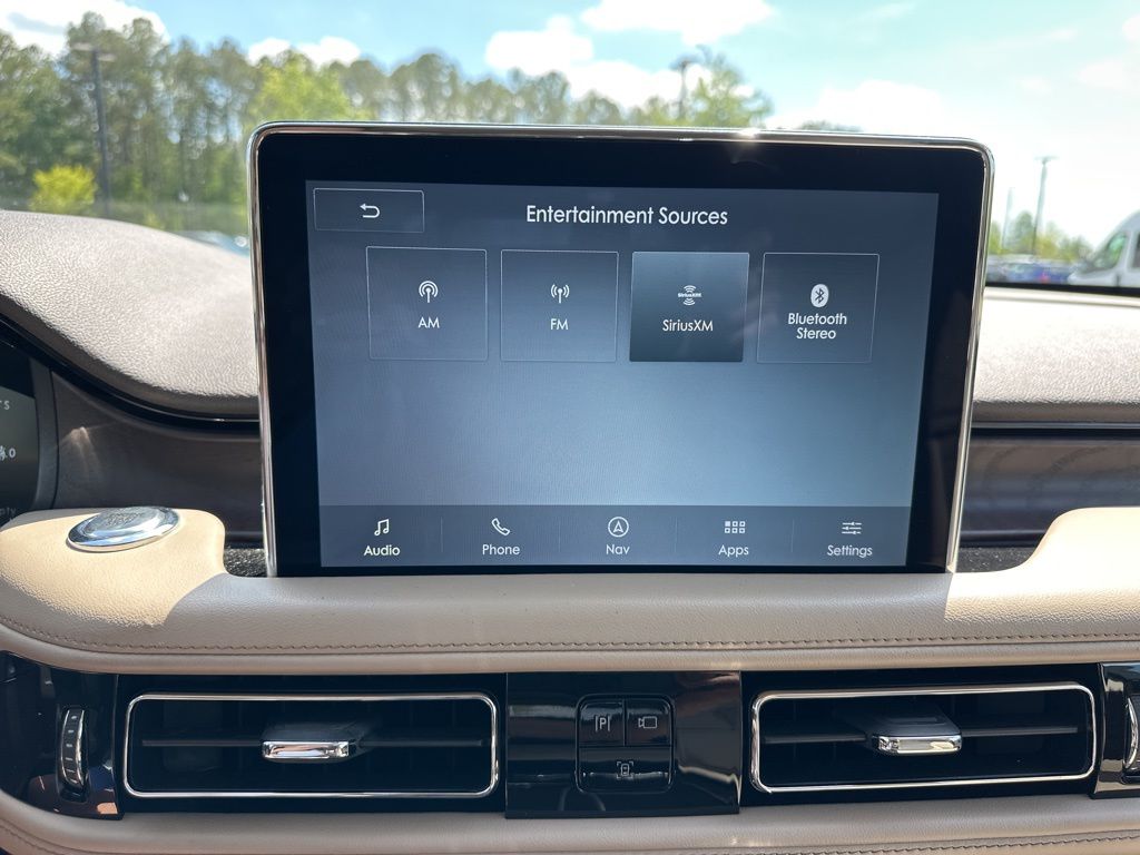 2021 Pristine White Lincoln Aviator Reserve AWD SUV