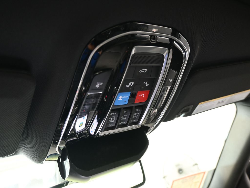 Used 2023 Velvet Red Pearlcoat Jeep Overland image 31