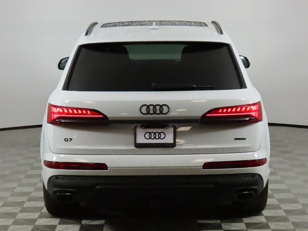 Thumbnail: 2026 Audi Q7 - 4