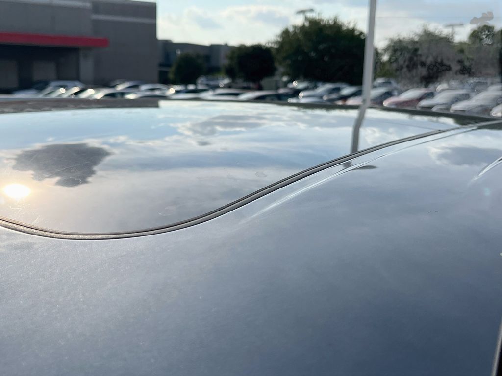 Used 2025 Gray INFINITI LUXE image 23