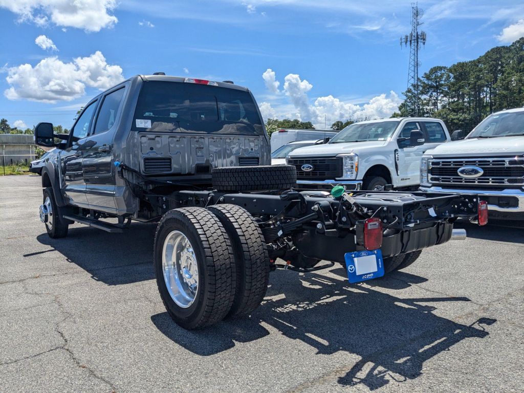 2025 Ford F-550 Chassis LARIAT
