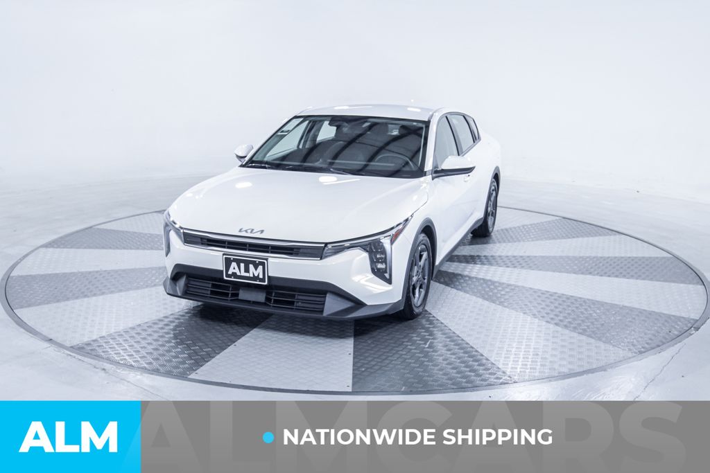 Used 2025 White Kia LXS image 2