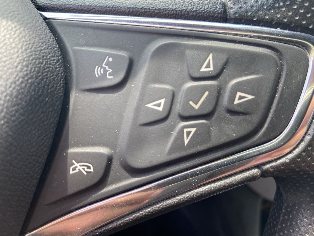 Thumbnail: 2020 Chevrolet Equinox - 16
