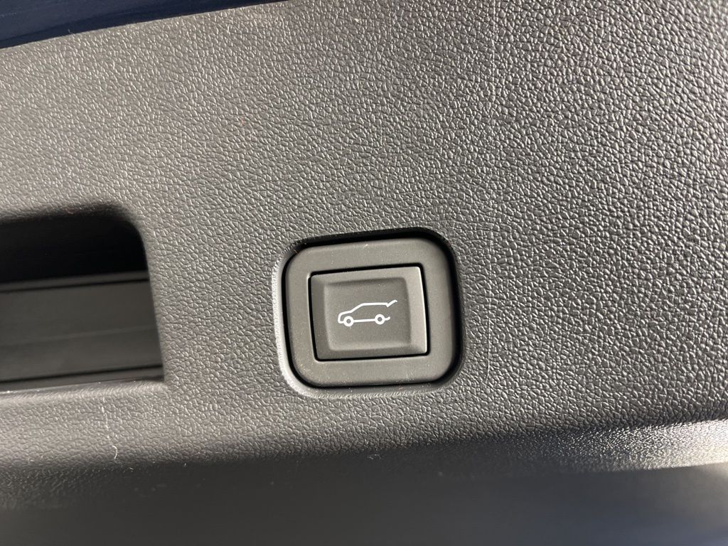 Thumbnail: 2026 Chevrolet Traverse - 23