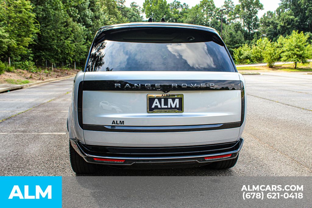 Used 2024 Silver Land Rover SE image 11
