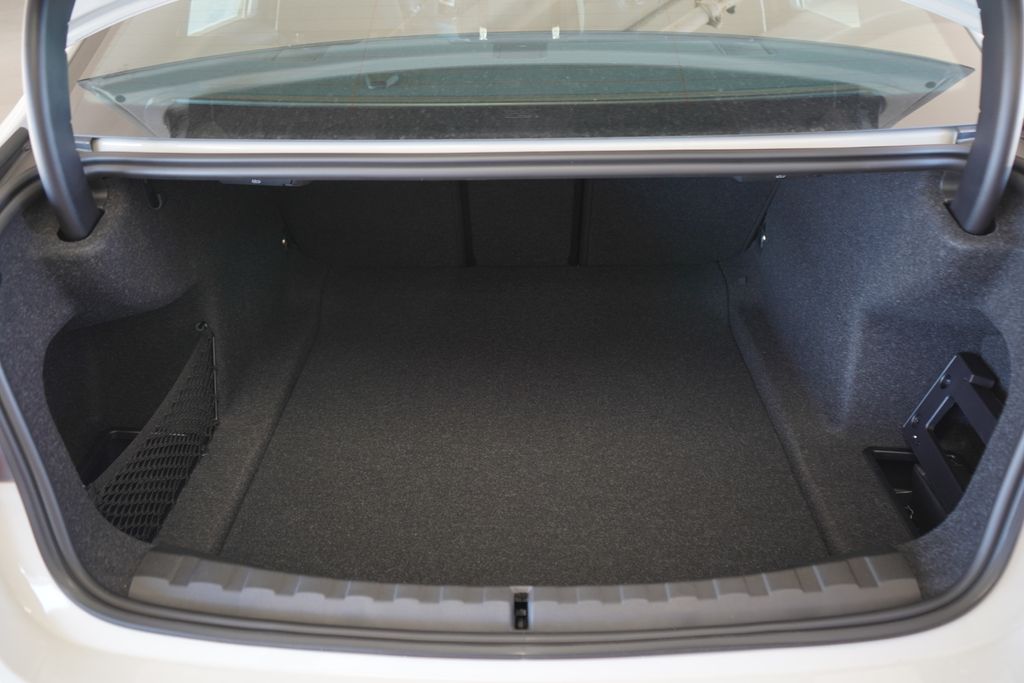 Thumbnail: 2026 BMW 3 Series - 20