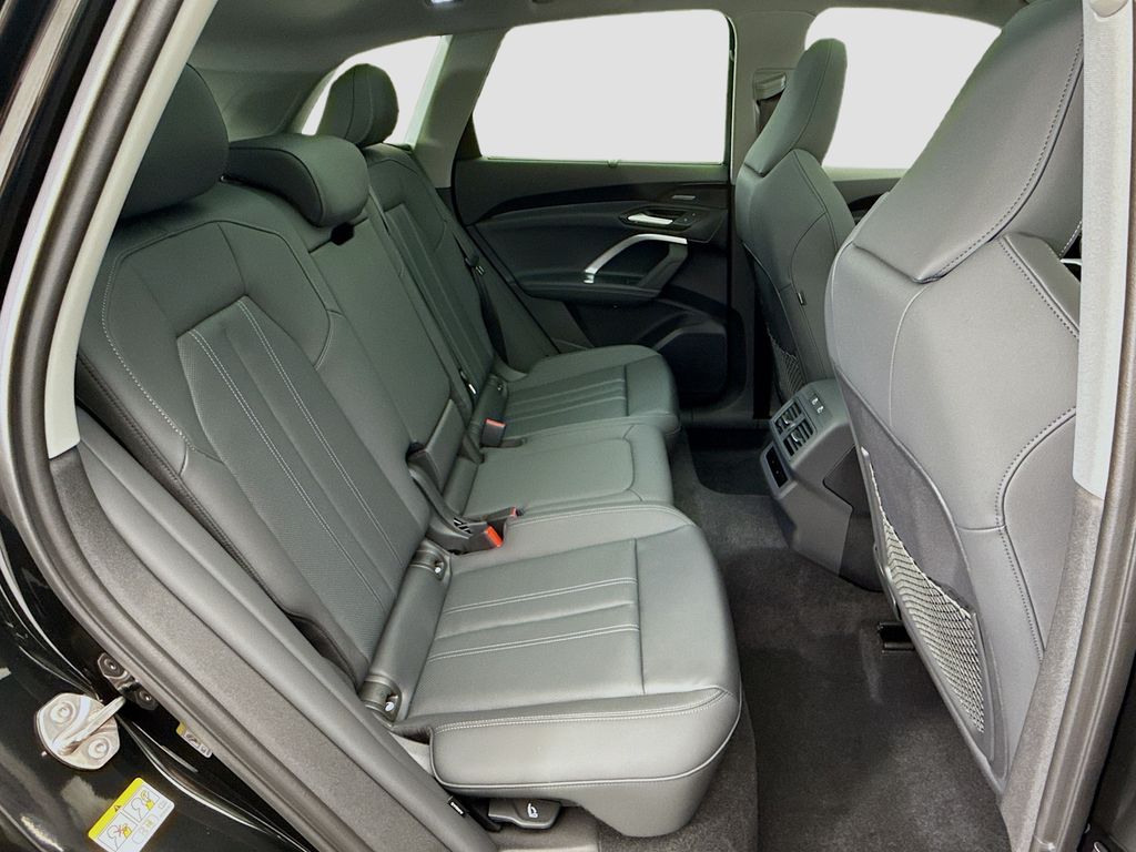 Thumbnail: 2025 Audi Q5 - 22