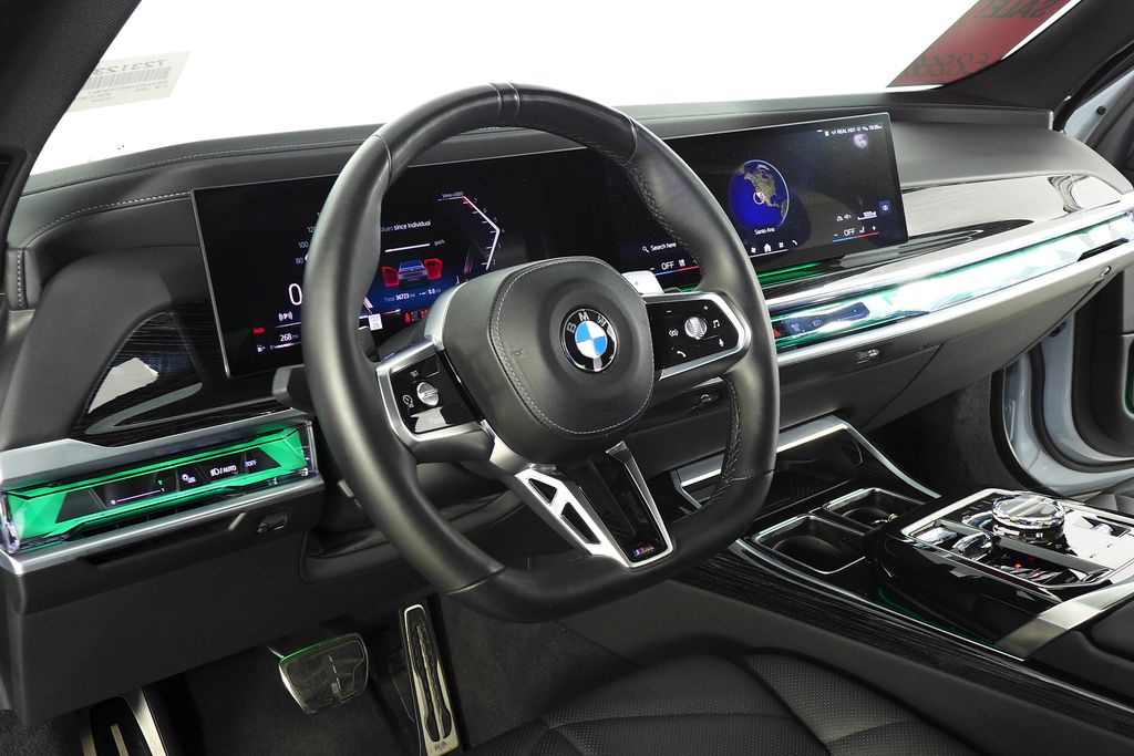Thumbnail: 2024 BMW 7 Series - 26