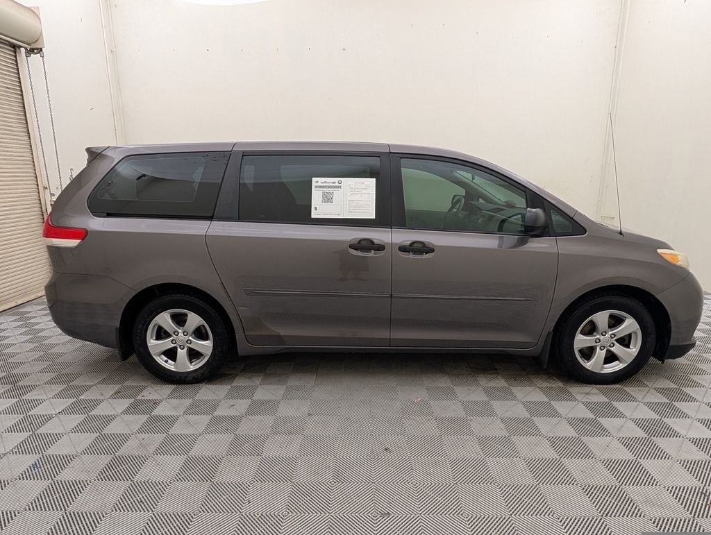 Used 2013 Toyota Sienna L with VIN 5TDZK3DC4DS343047 for sale in Kissimmee, FL