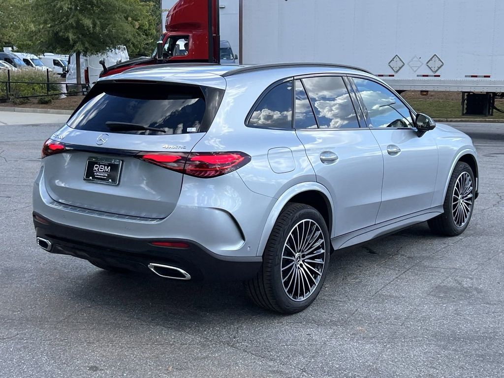 2024 Mercedes-Benz GLC GLC 300 8