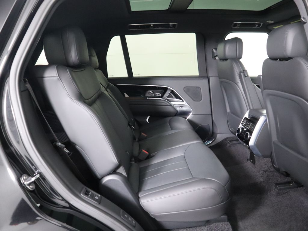 Thumbnail: 2025 Land Rover Range Rover - 23