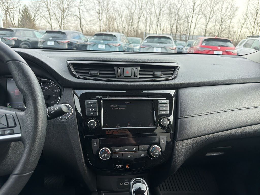 Thumbnail: 2020 Nissan Rogue - 14