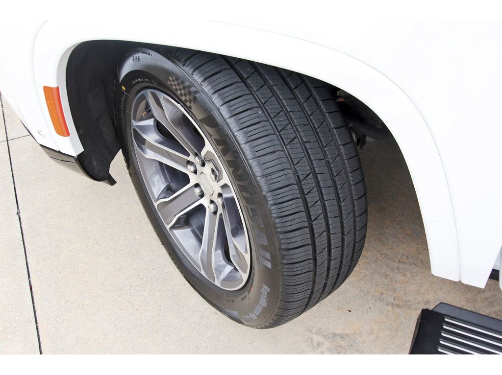 2023 Jeep Grand Wagoneer Base White at River Oaks CDJR