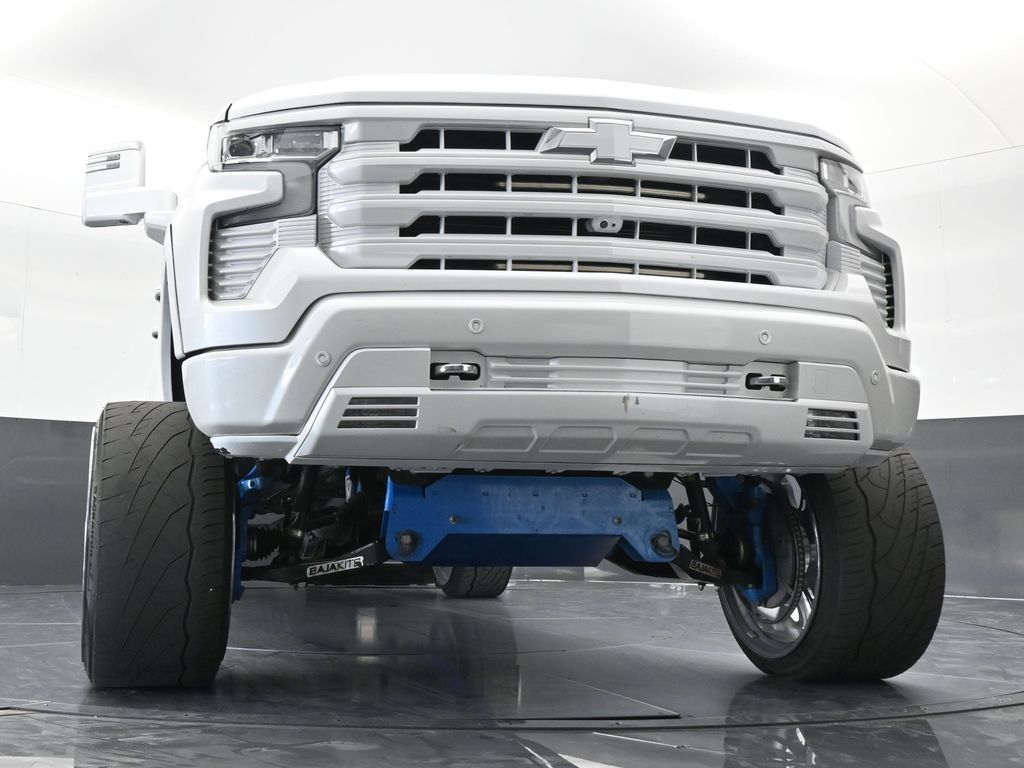 Used 2022 Iridescent Pearl Tricoat Chevrolet High Country image 84