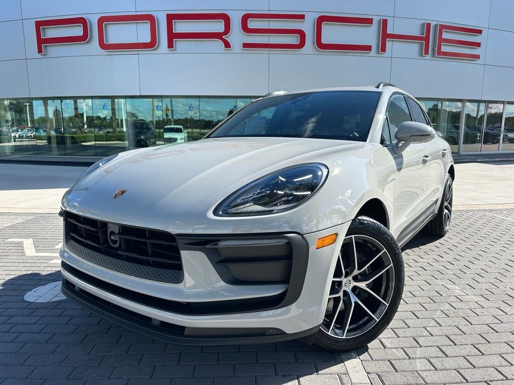 Thumbnail: 2026 Porsche Macan - 1