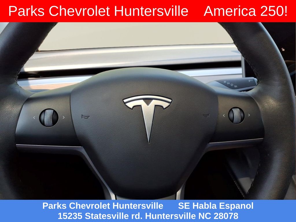 TeslaModel Y12
