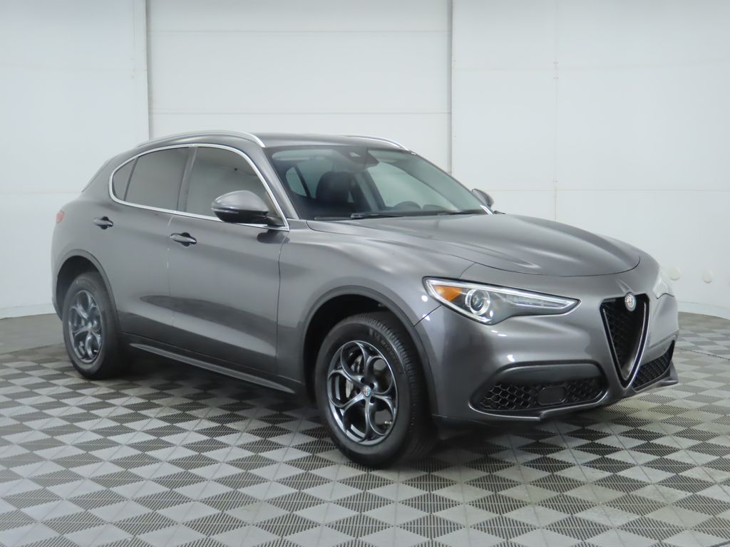 Thumbnail: 2020 Alfa Romeo Stelvio - 3
