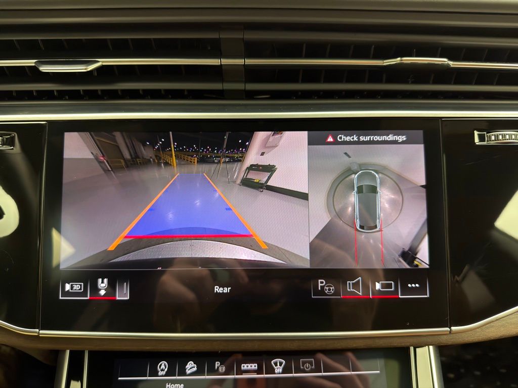 Thumbnail: 2025 Audi Q8 - 20