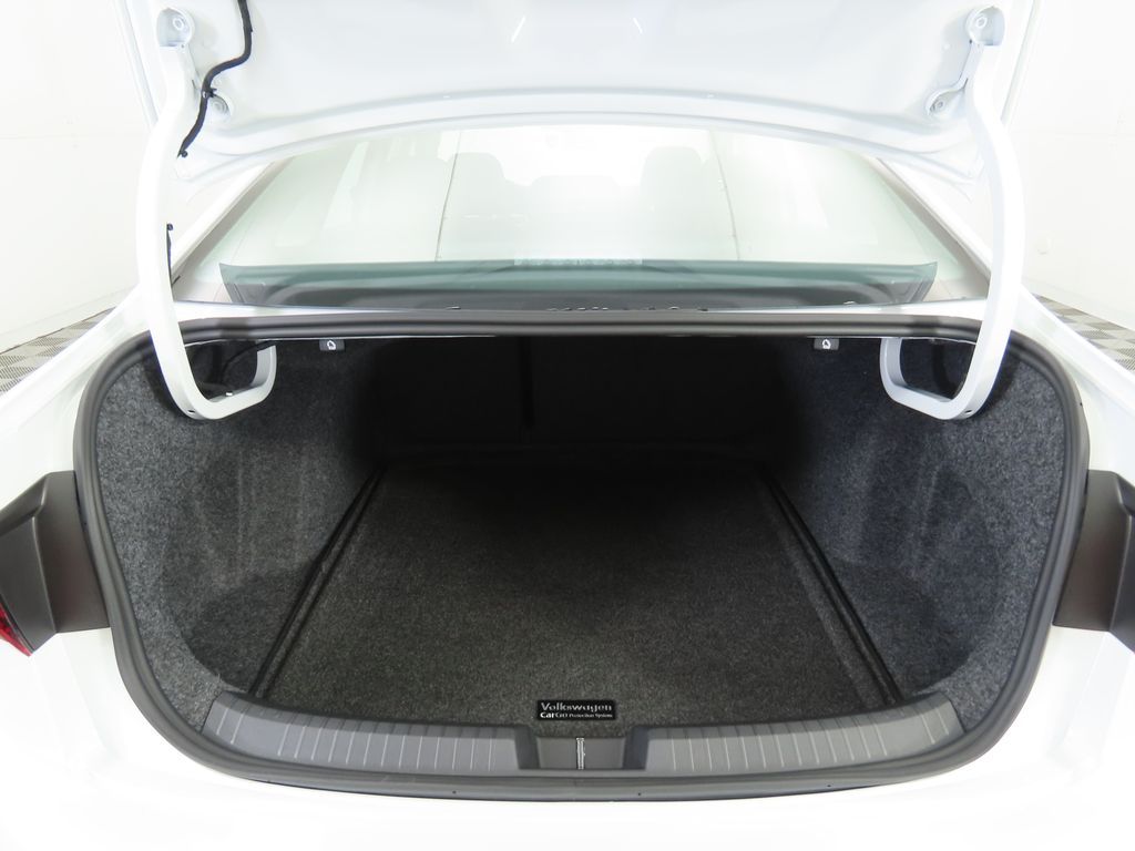 Thumbnail: 2026 Volkswagen Jetta - 28