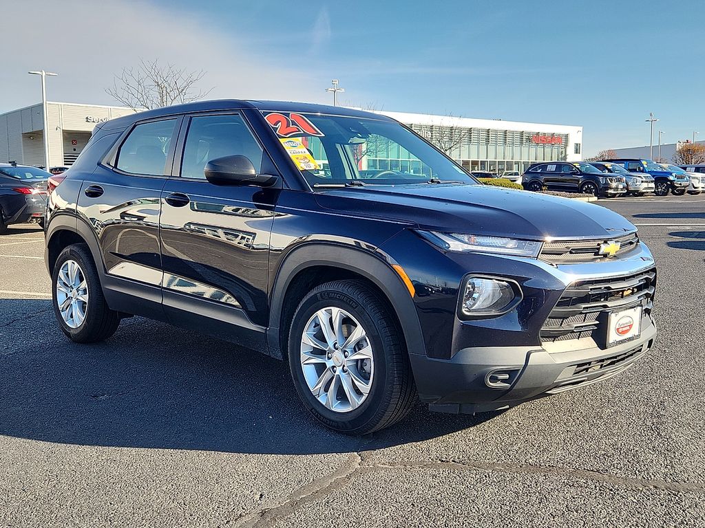 Thumbnail: 2021 Chevrolet TrailBlazer - 3