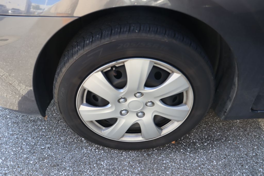 Thumbnail: 2014 Nissan Sentra - 4