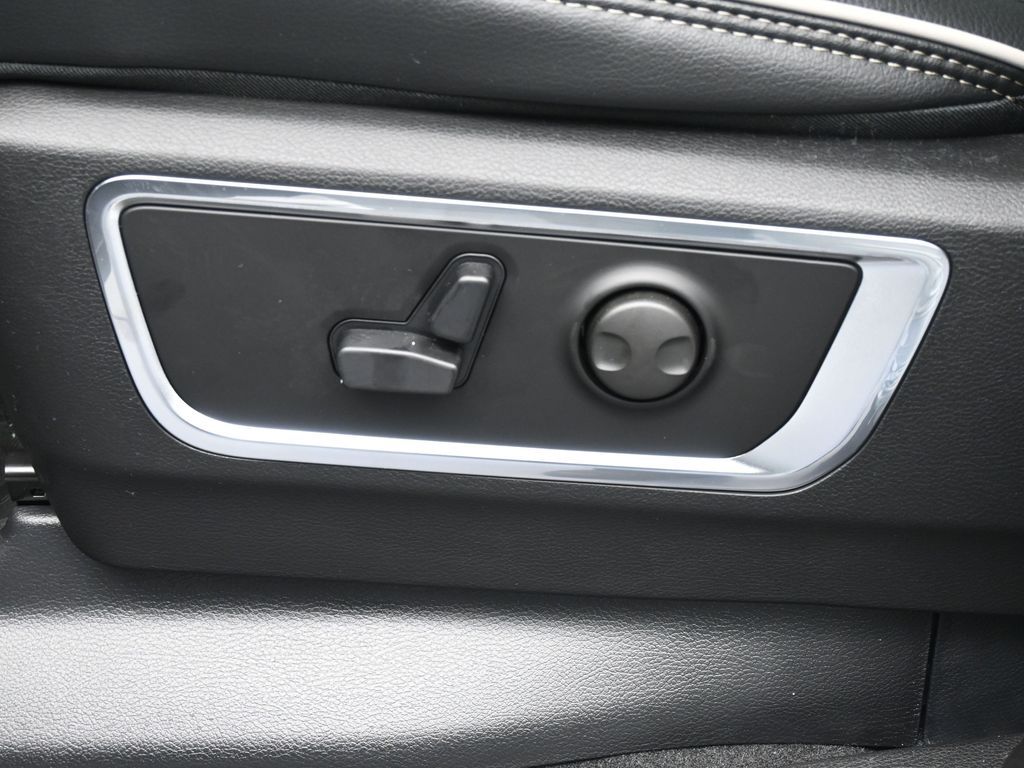 New 2026 Bright White Clearcoat Ram Laramie image 12