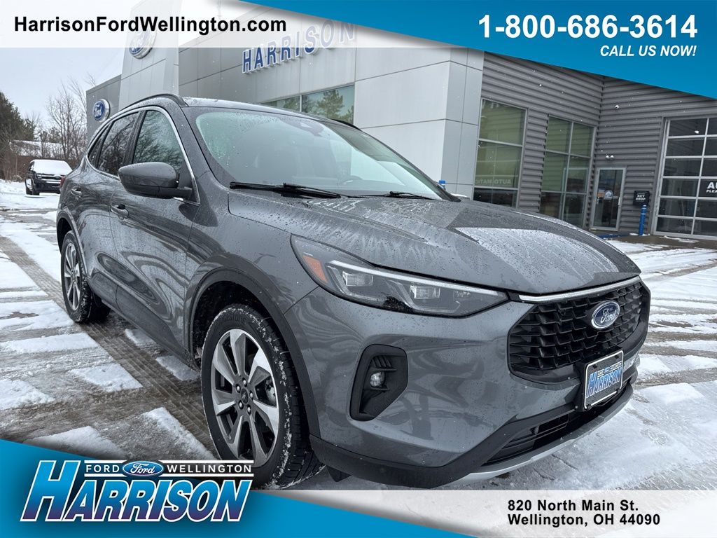 Carbonized Gray Metallic 2025 Ford Escape Platinum AWD SUV / Crossover All-Wheel Drive 8-Speed Automatic