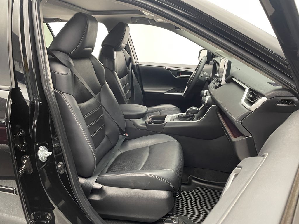 Thumbnail: 2021 Toyota RAV4 - 18