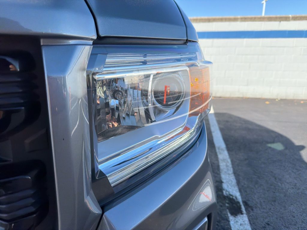 Thumbnail: 2022 GMC Canyon - 9