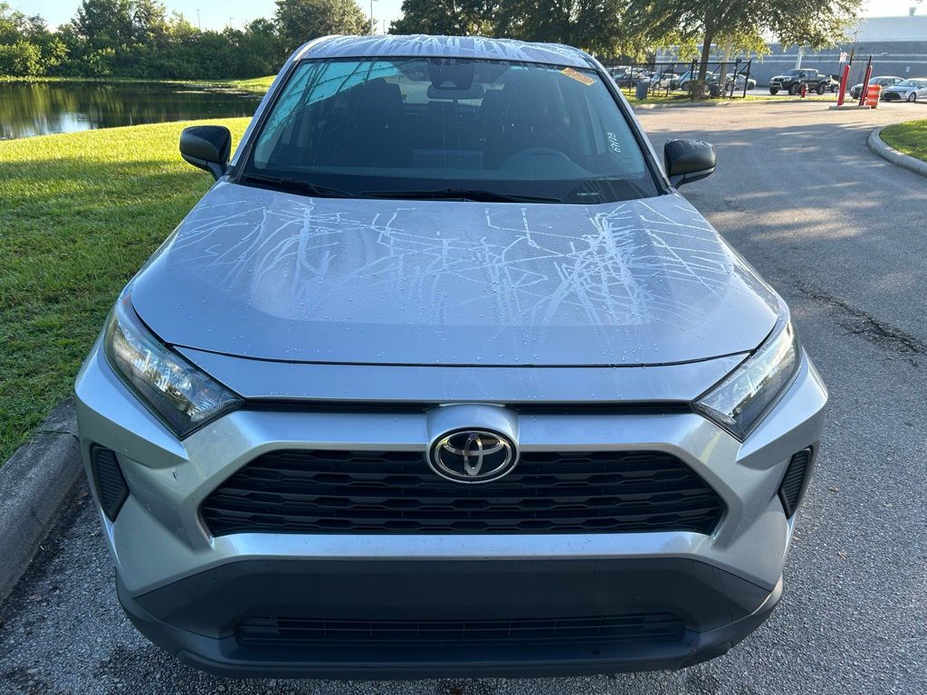 Thumbnail: 2022 Toyota RAV4 - 8