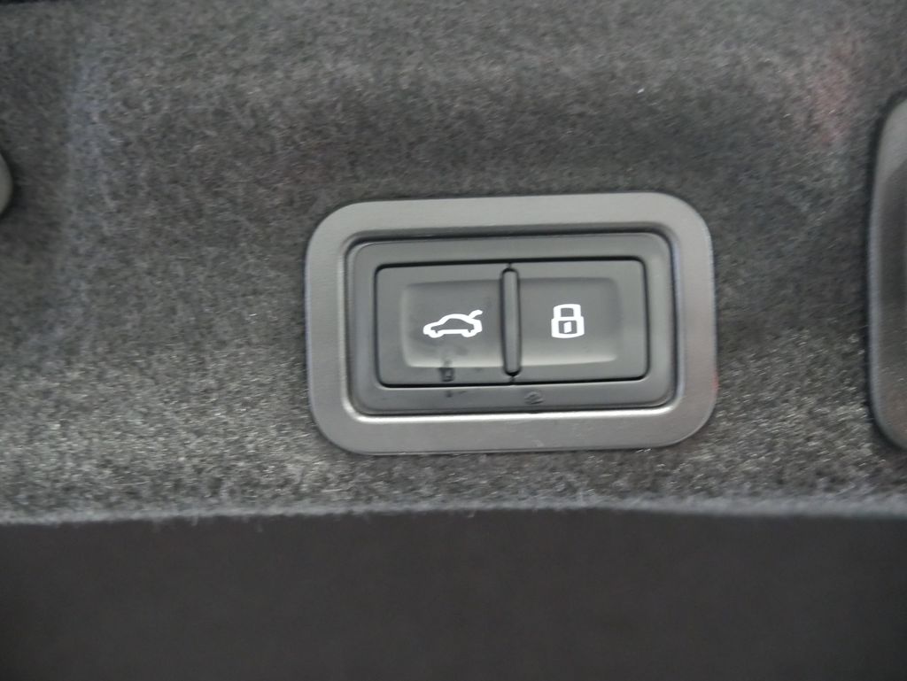 Thumbnail: 2026 Audi A6 - 24