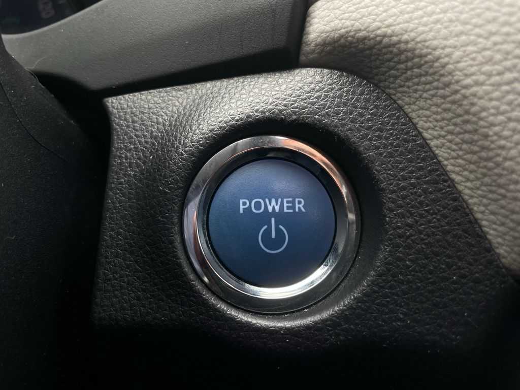 Thumbnail: 2020 Toyota RAV4 - 23