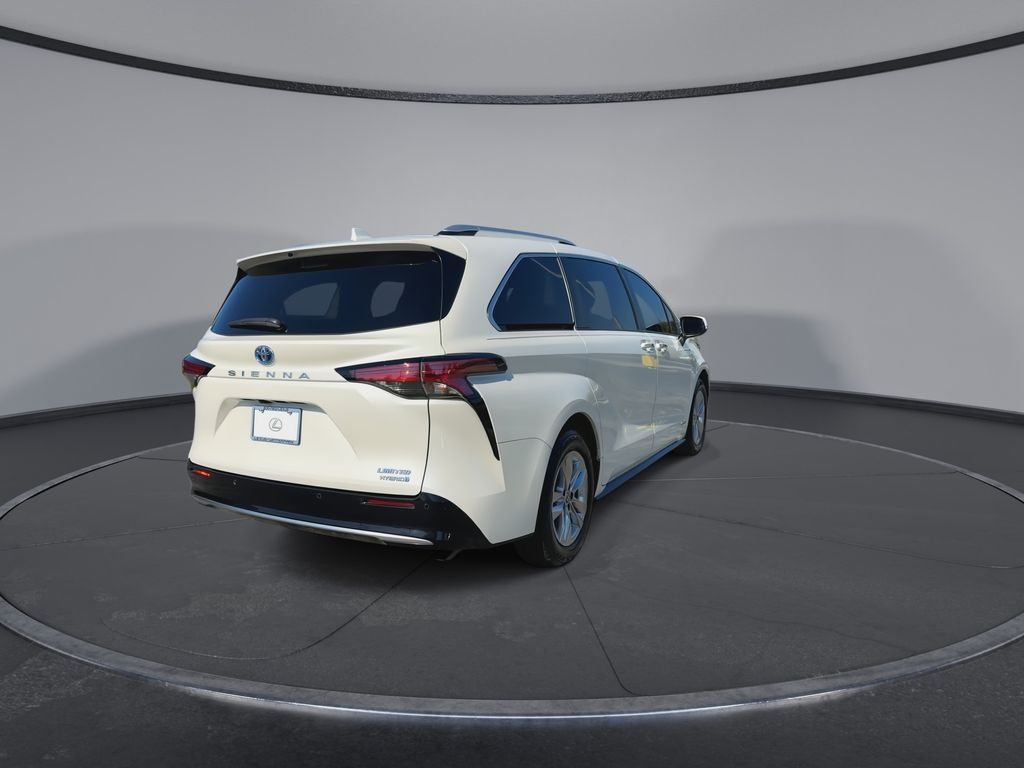 Thumbnail: 2021 Toyota Sienna - 8