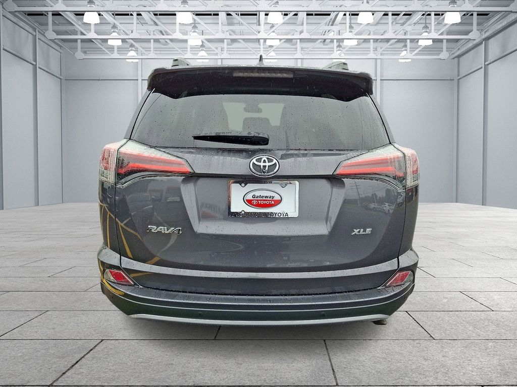 Thumbnail: 2018 Toyota RAV4 - 5