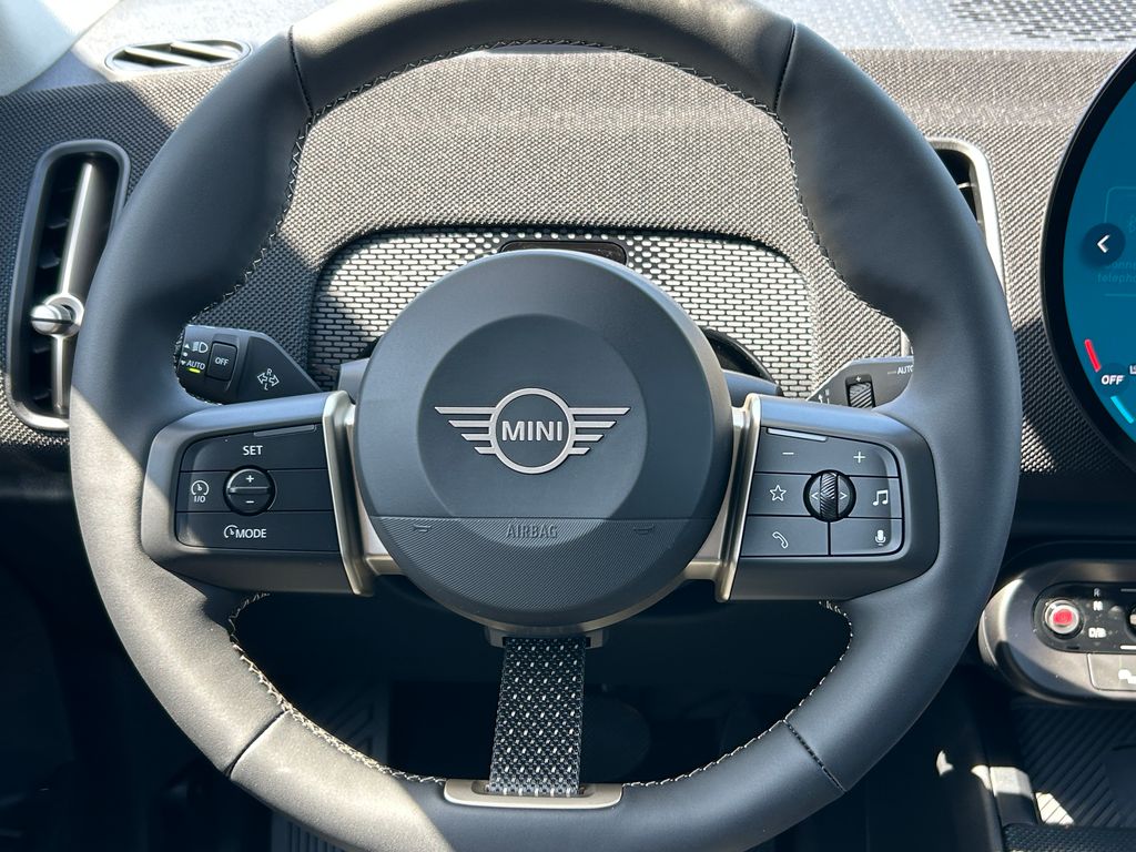2025 MINI Cooper Countryman Iconic 18